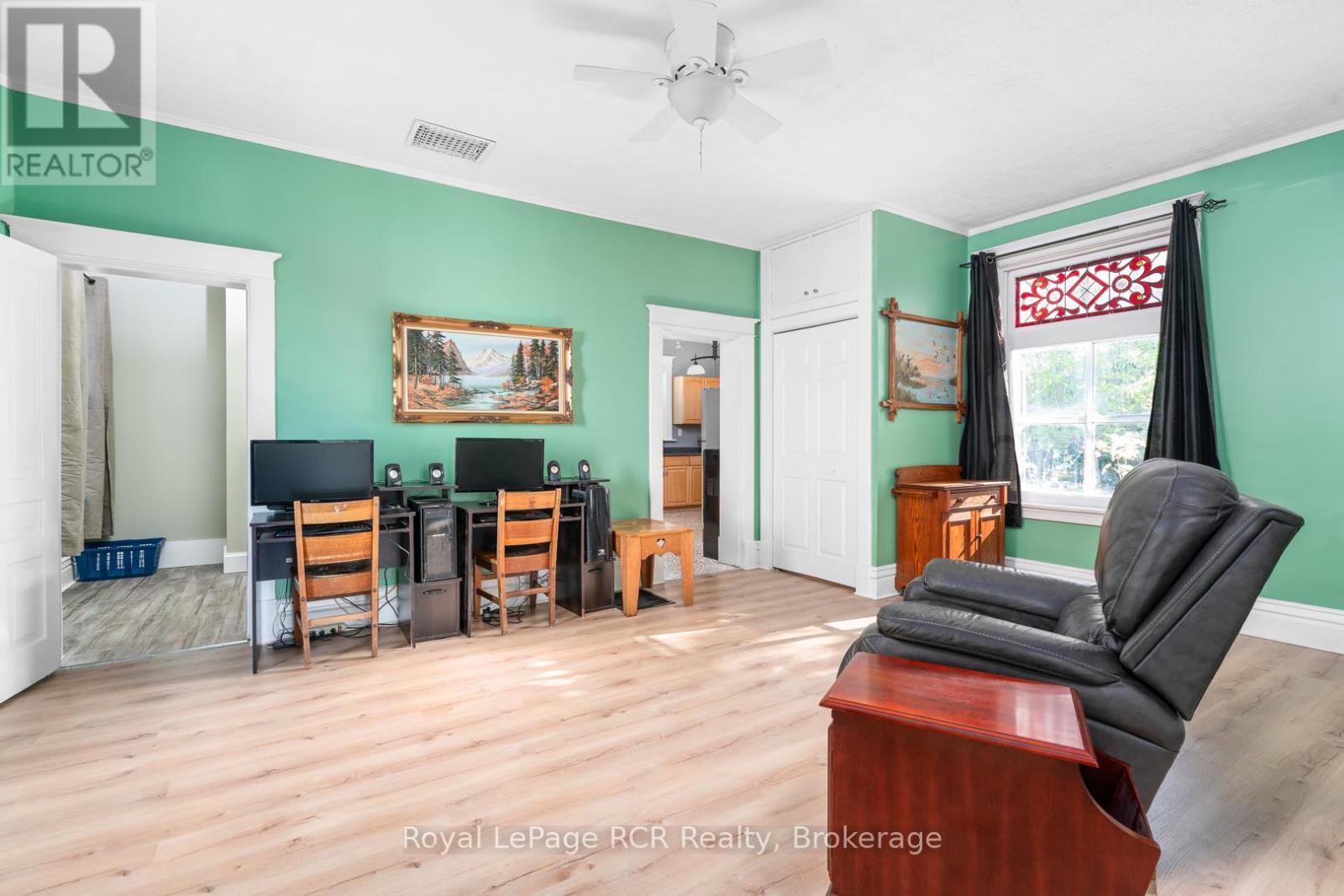 












463 12TH STREET

,
Hanover,




Ontario
N4N1W1

