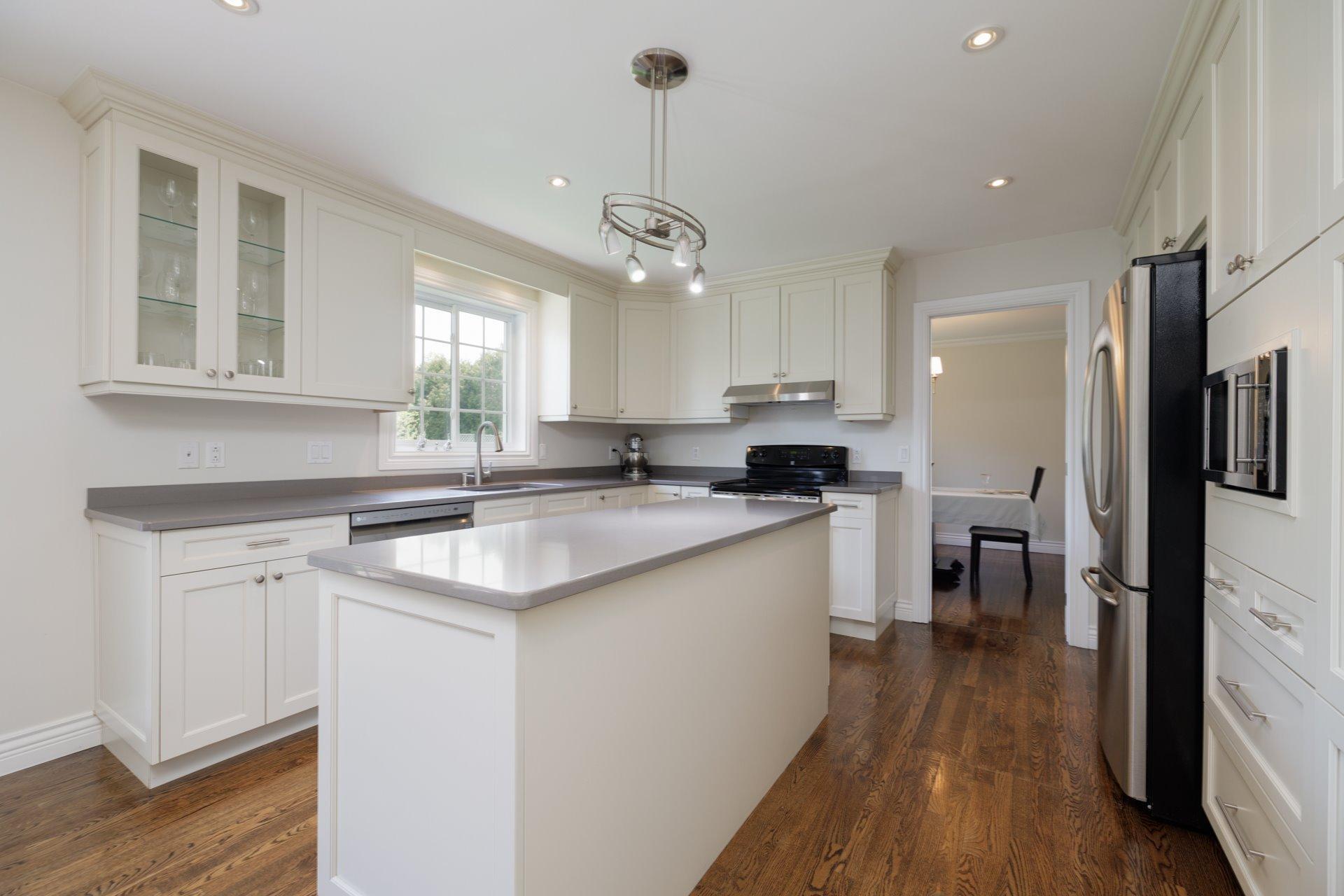 









55


Rue Harold

,
Kirkland,




QC
H9J1R7

