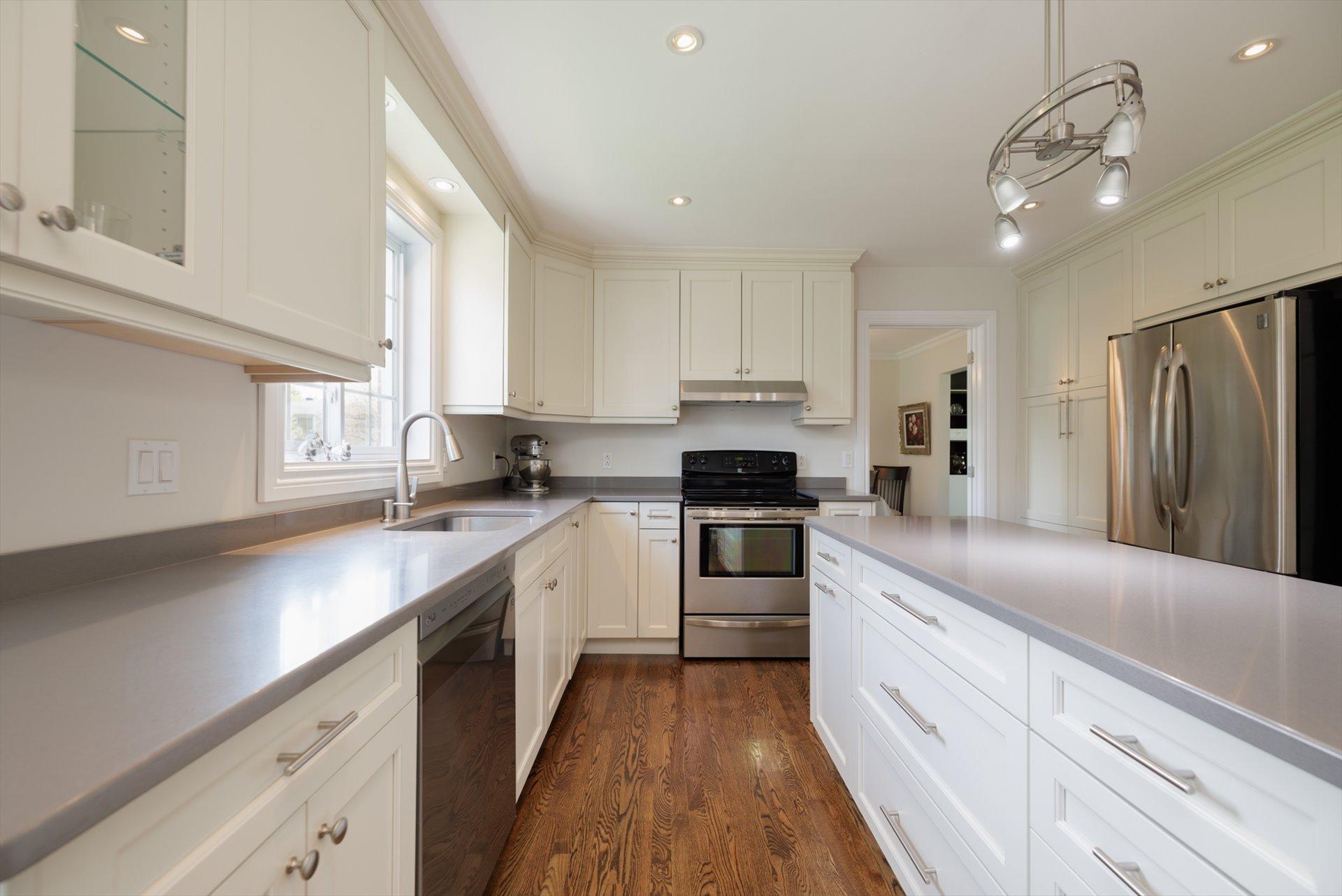 









55


Rue Harold

,
Kirkland,




QC
H9J1R7

