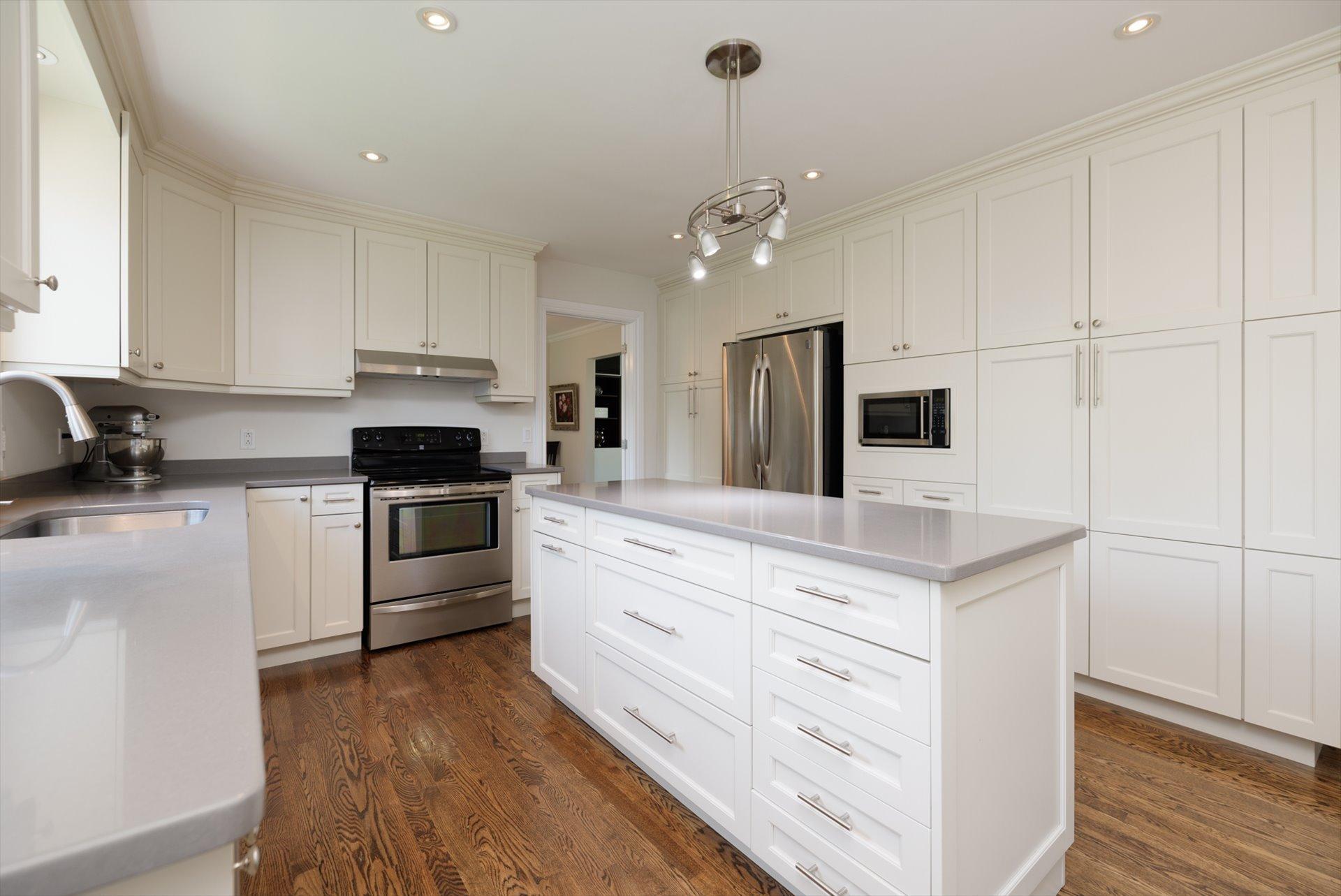 









55


Rue Harold

,
Kirkland,




QC
H9J1R7

