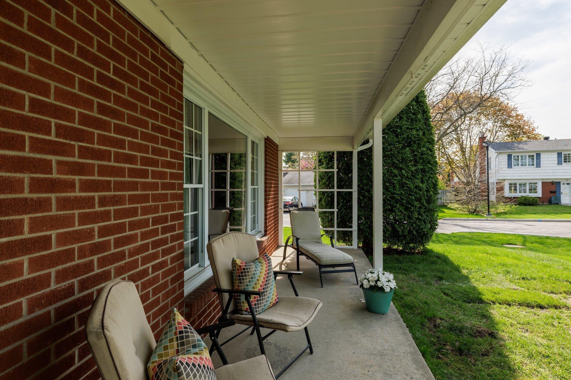 









55


Rue Harold

,
Kirkland,




QC
H9J1R7

