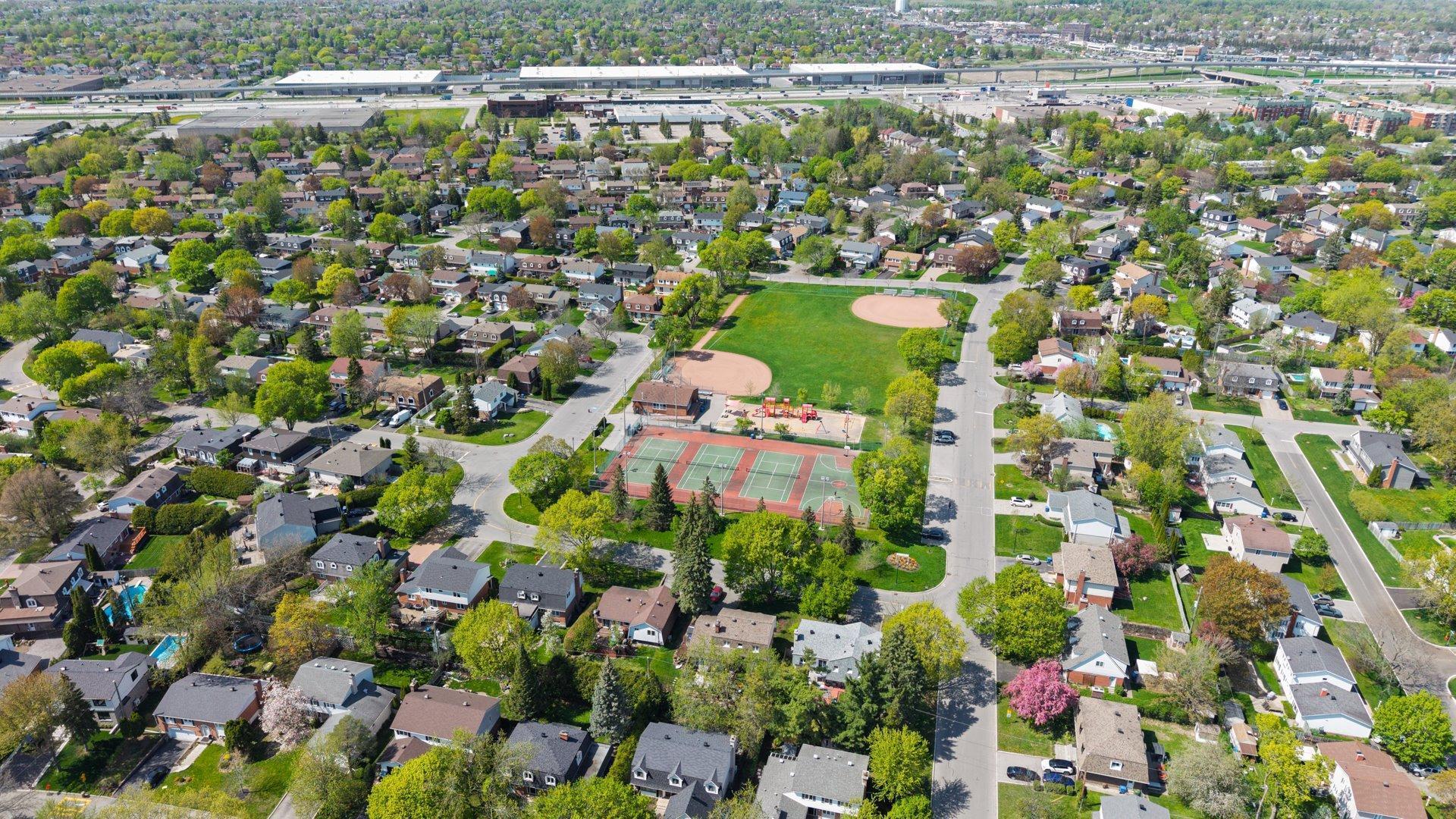 









55


Rue Harold

,
Kirkland,




QC
H9J1R7

