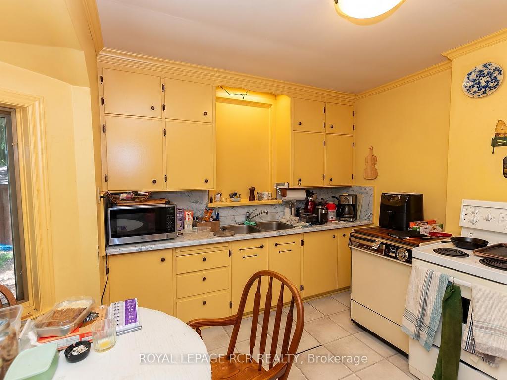 









325


Broadway

N/A,
Orangeville,




ON
L9W 1L4

