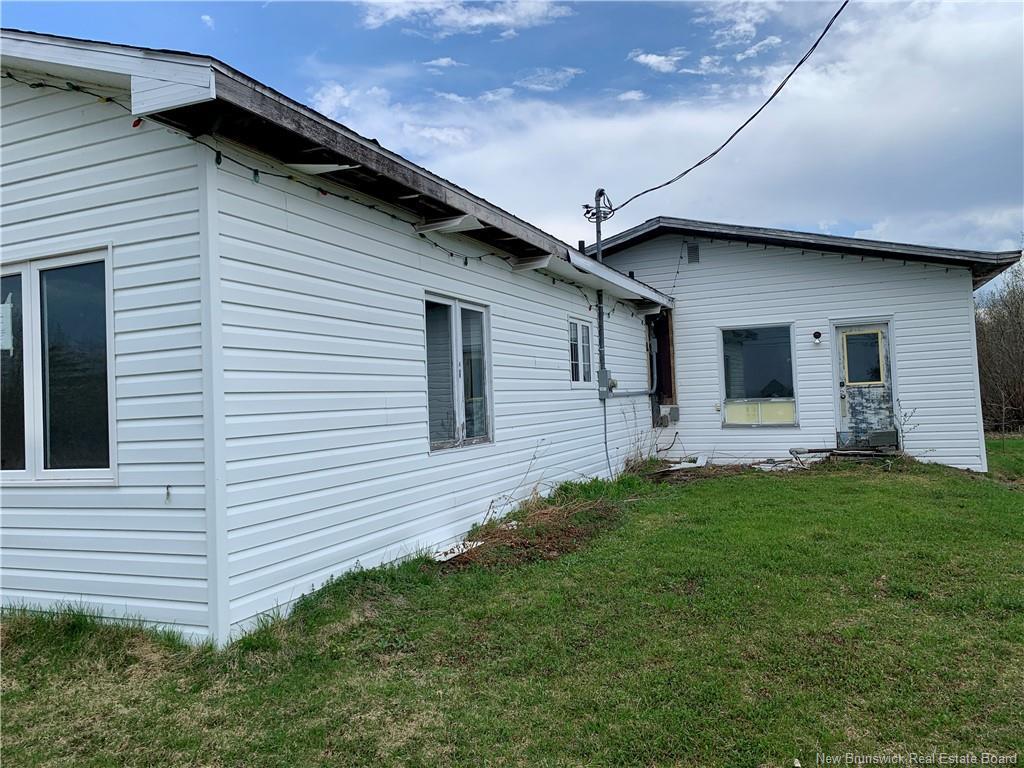 









3787


Main

,
Belledune,




NB
E8G 2K2

