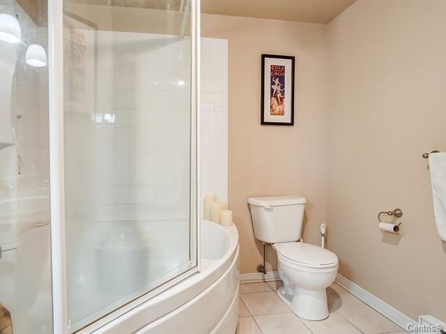 









200


Boul. des Allumettières

, 408,
Gatineau (Hull),




QC
J8X4K2

