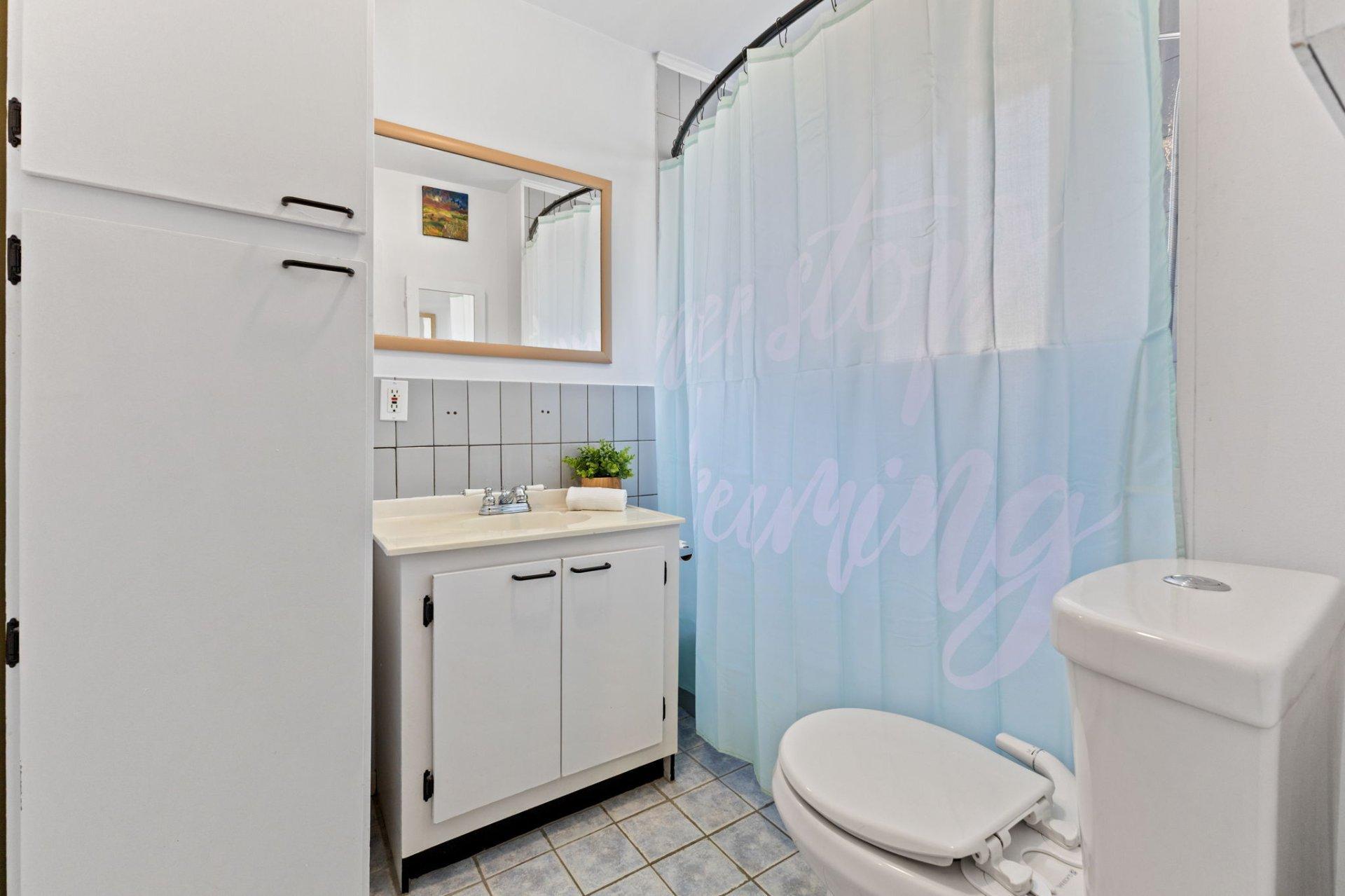 









108


Rue Sherbrooke

,
Gatineau (Hull),




QC
J8Y2L1

