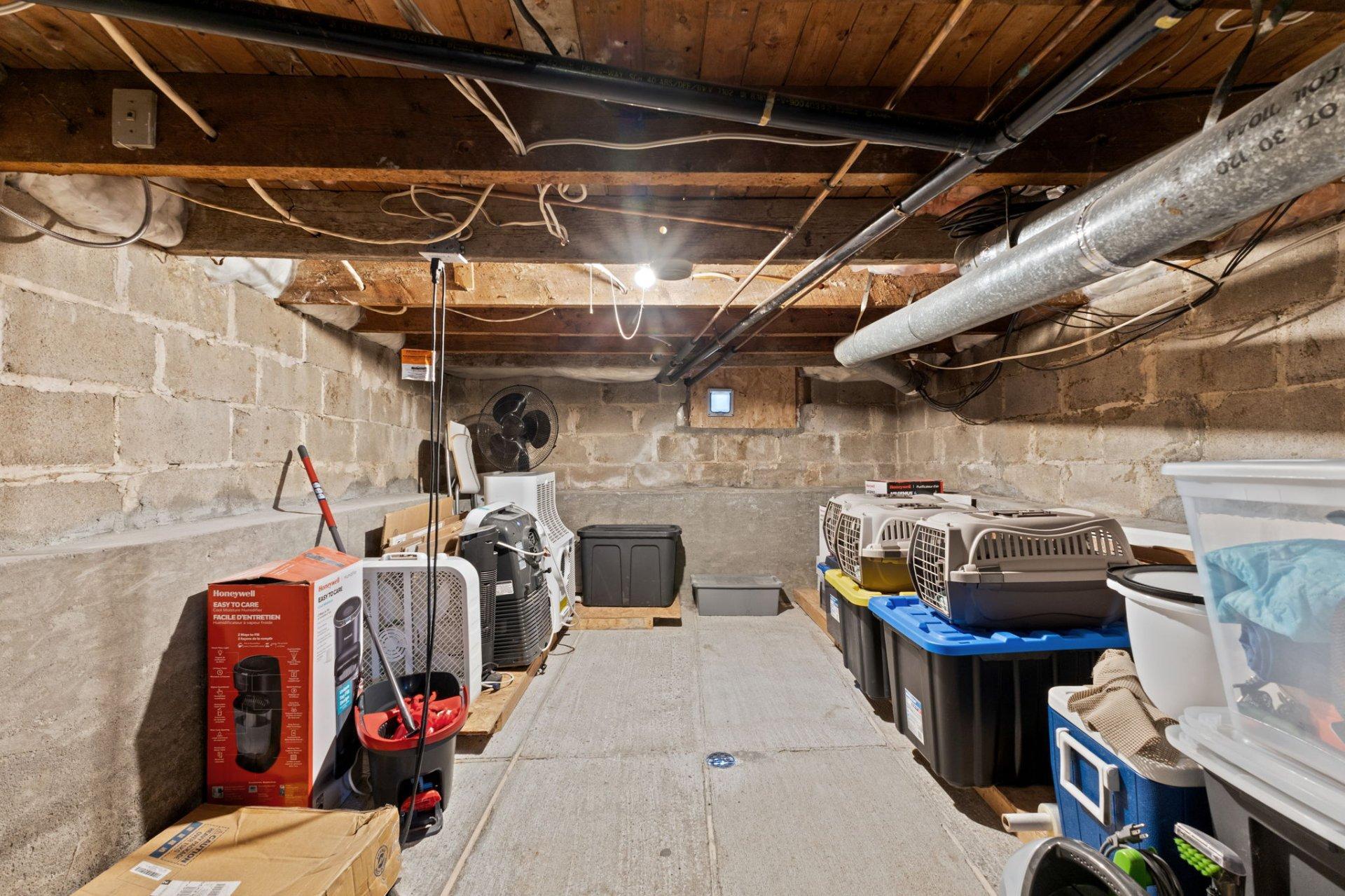 









108


Rue Sherbrooke

,
Gatineau (Hull),




QC
J8Y2L1

