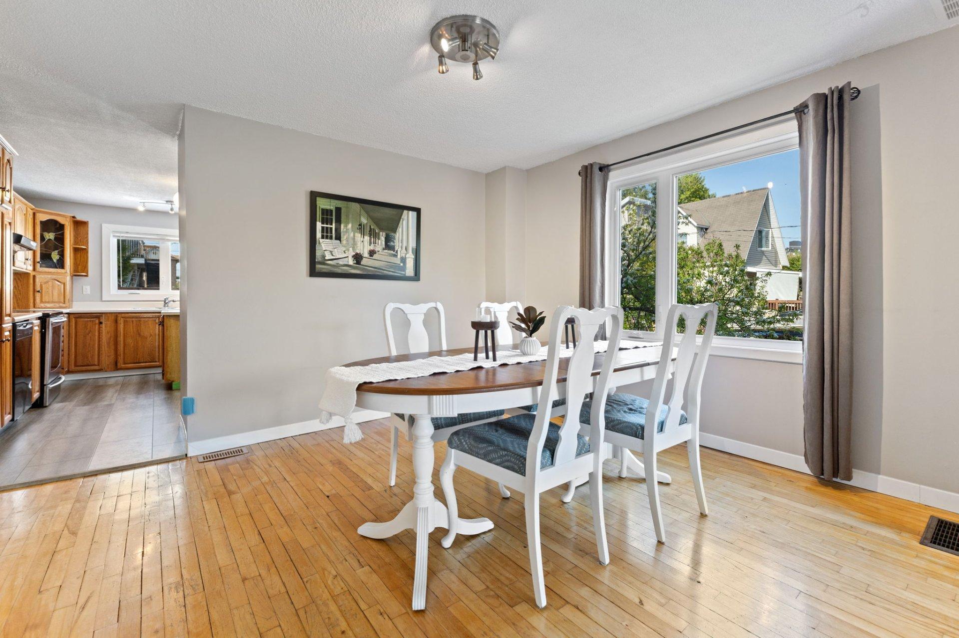 









108


Rue Sherbrooke

,
Gatineau (Hull),




QC
J8Y2L1

