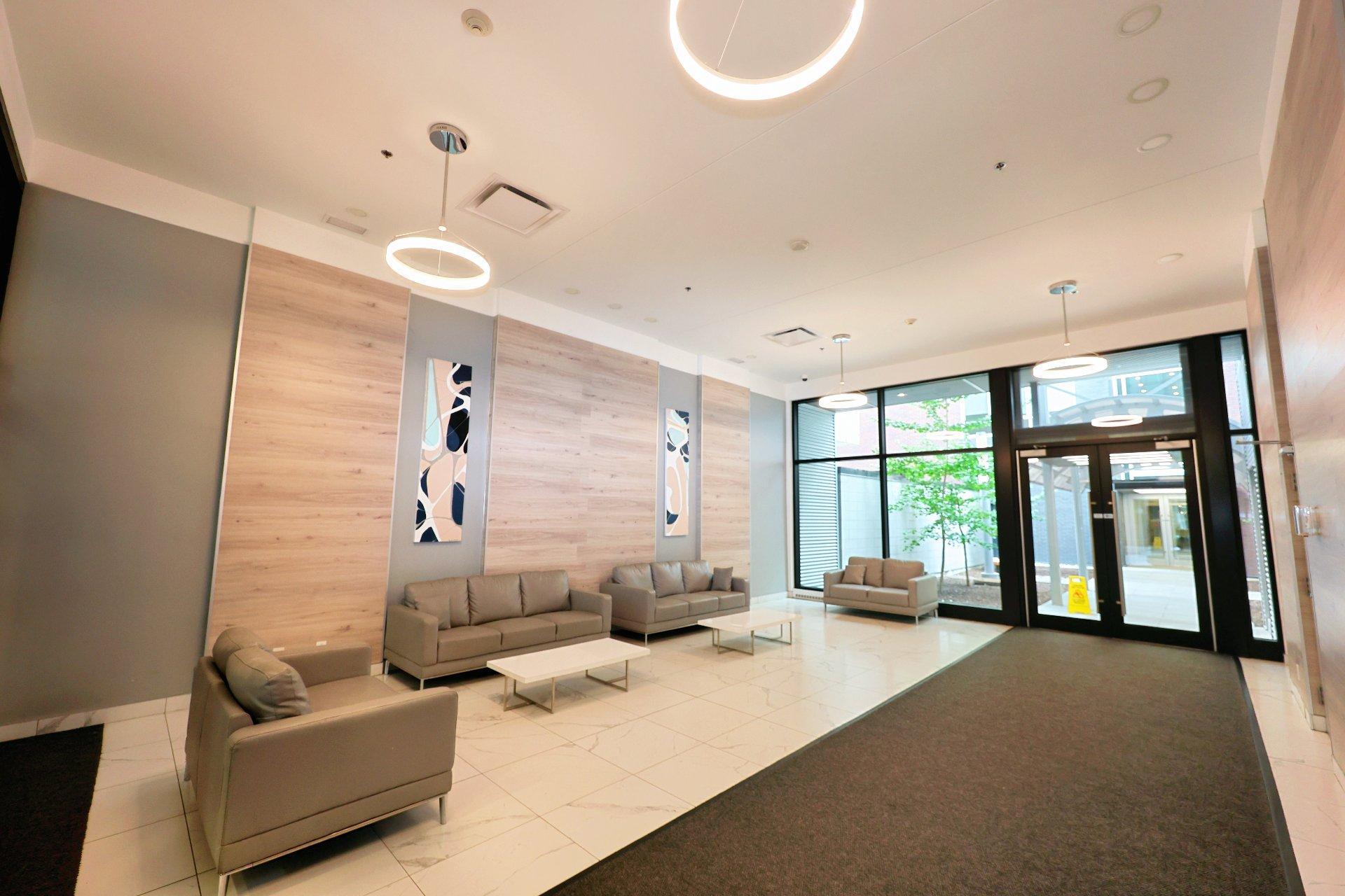 









2117


Rue Tupper

, 701,
Montréal (Ville-Marie),




QC
H3H0B2

