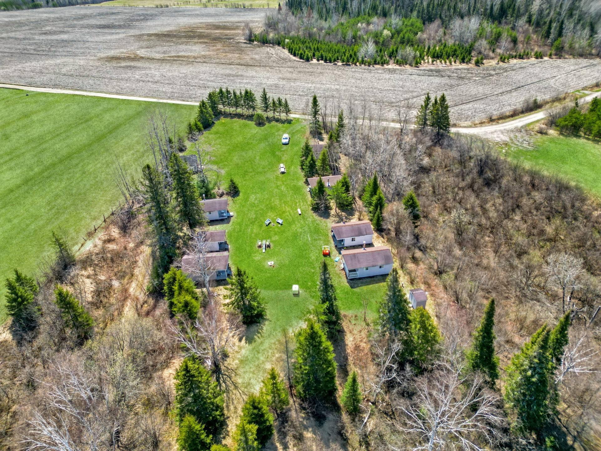 









1


1er-et-2e rang de Baby

,
Laverlochère-Angliers,




QC
J0Z2P0

