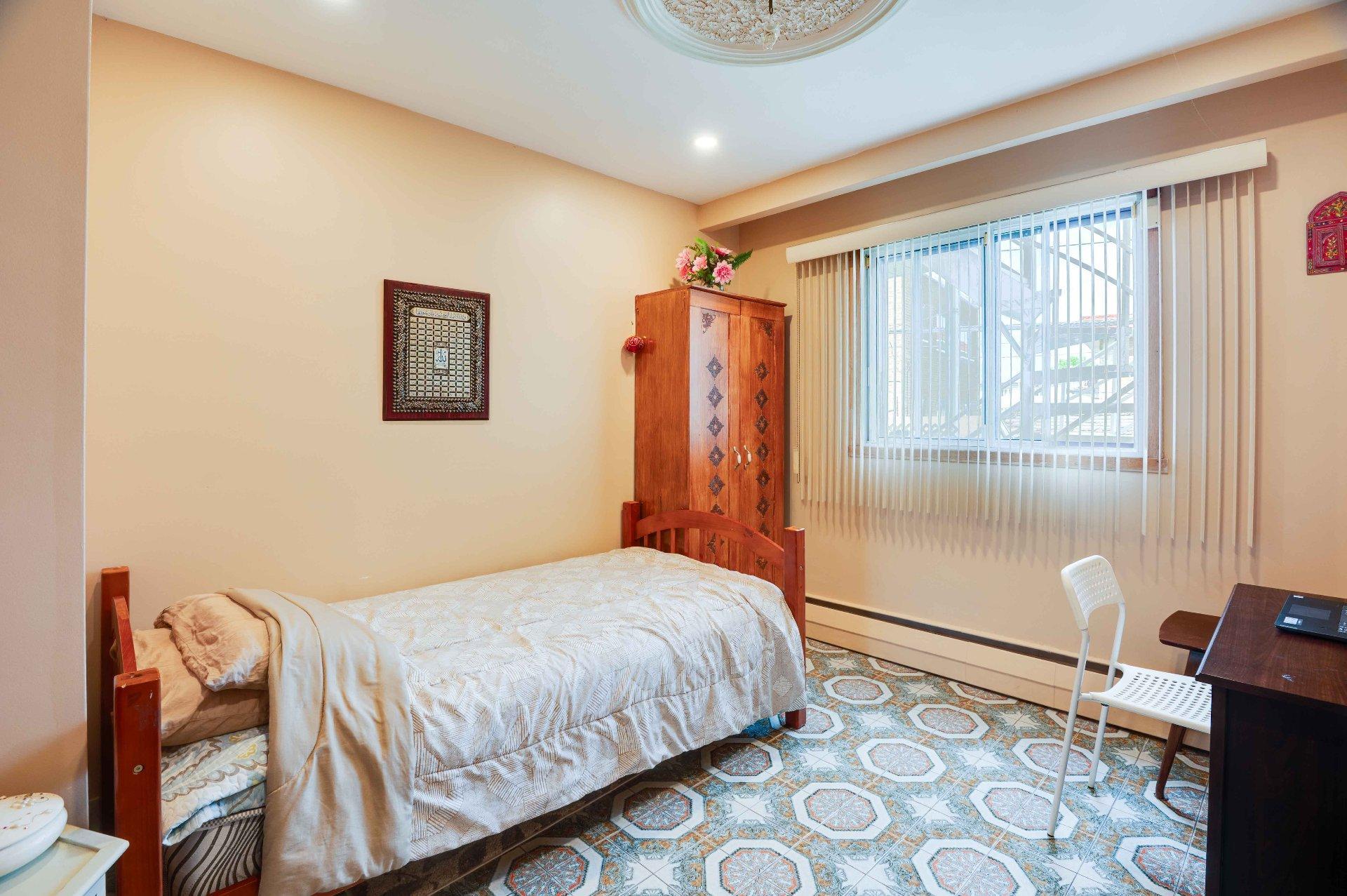 









8195

 - 8197


Rue de l'Aunis

,
Montréal (Saint-Léonard),




QC
H1R2N1


