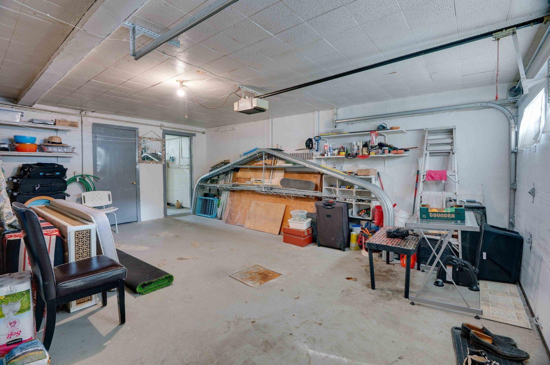









8195

 - 8197


Rue de l'Aunis

,
Montréal (Saint-Léonard),




QC
H1R2N1

