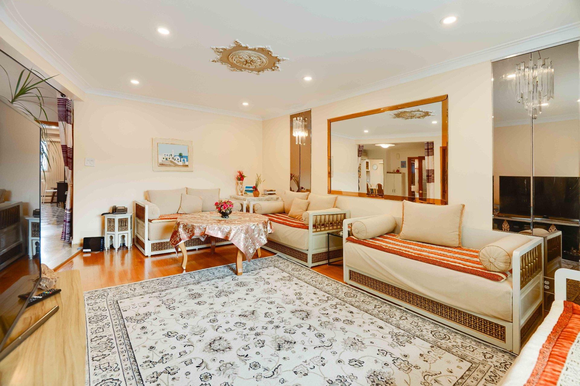 









8195

 - 8197


Rue de l'Aunis

,
Montréal (Saint-Léonard),




QC
H1R2N1


