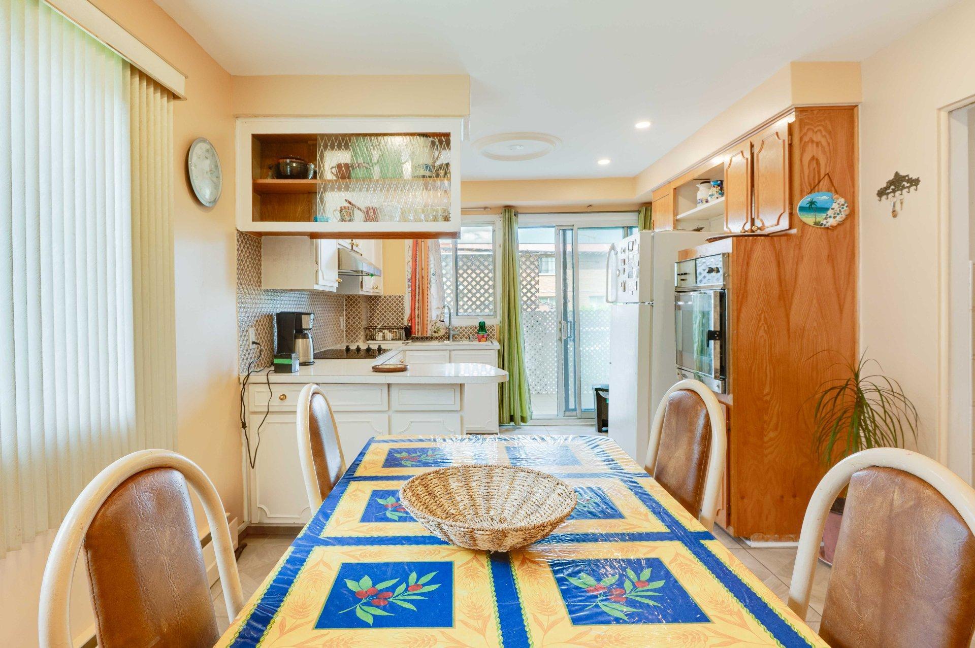 









8195

 - 8197


Rue de l'Aunis

,
Montréal (Saint-Léonard),




QC
H1R2N1

