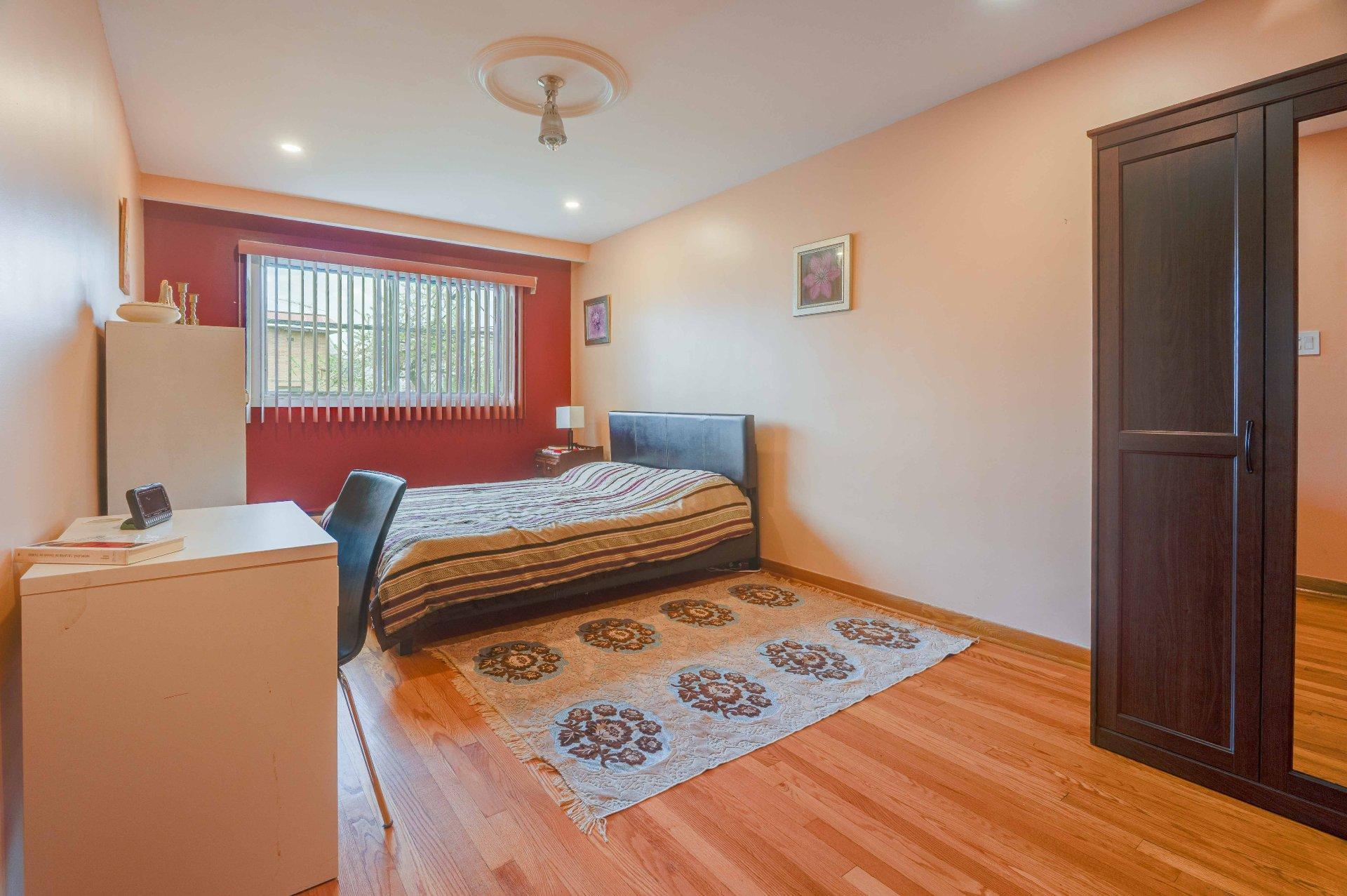 









8195

 - 8197


Rue de l'Aunis

,
Montréal (Saint-Léonard),




QC
H1R2N1

