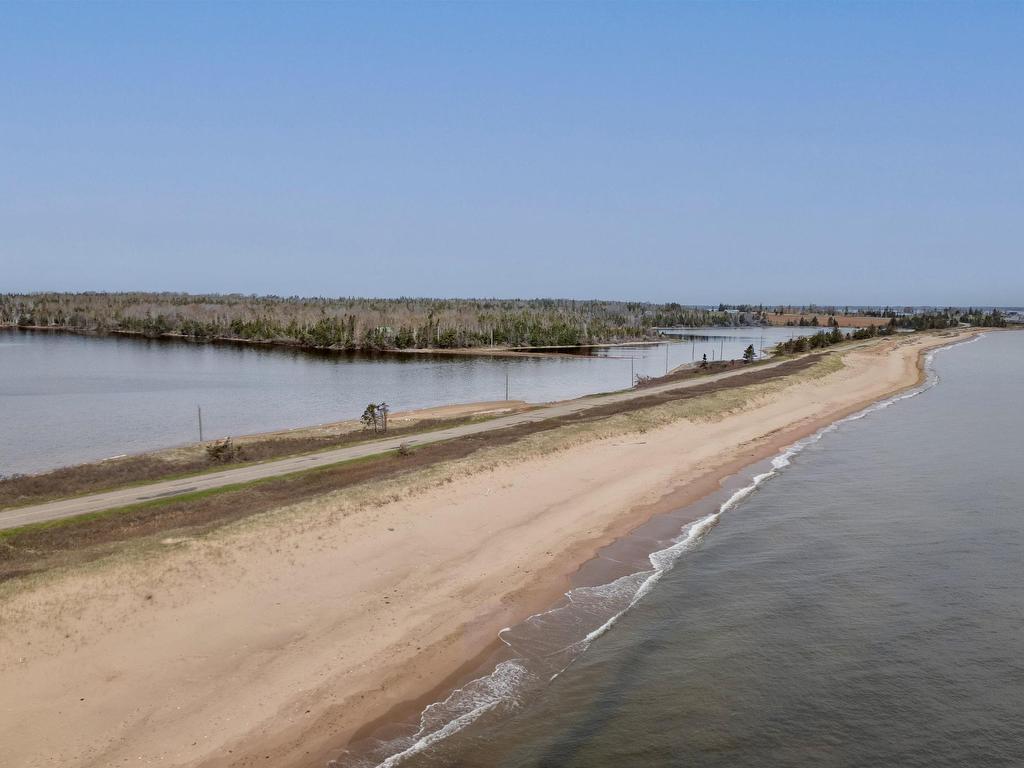 












Blackberry Lane

,
Panmure Island,







PE
C0A 1R0

