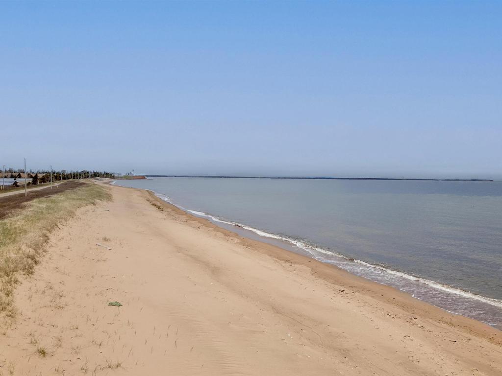 












Blackberry Lane

,
Panmure Island,







PE
C0A 1R0

