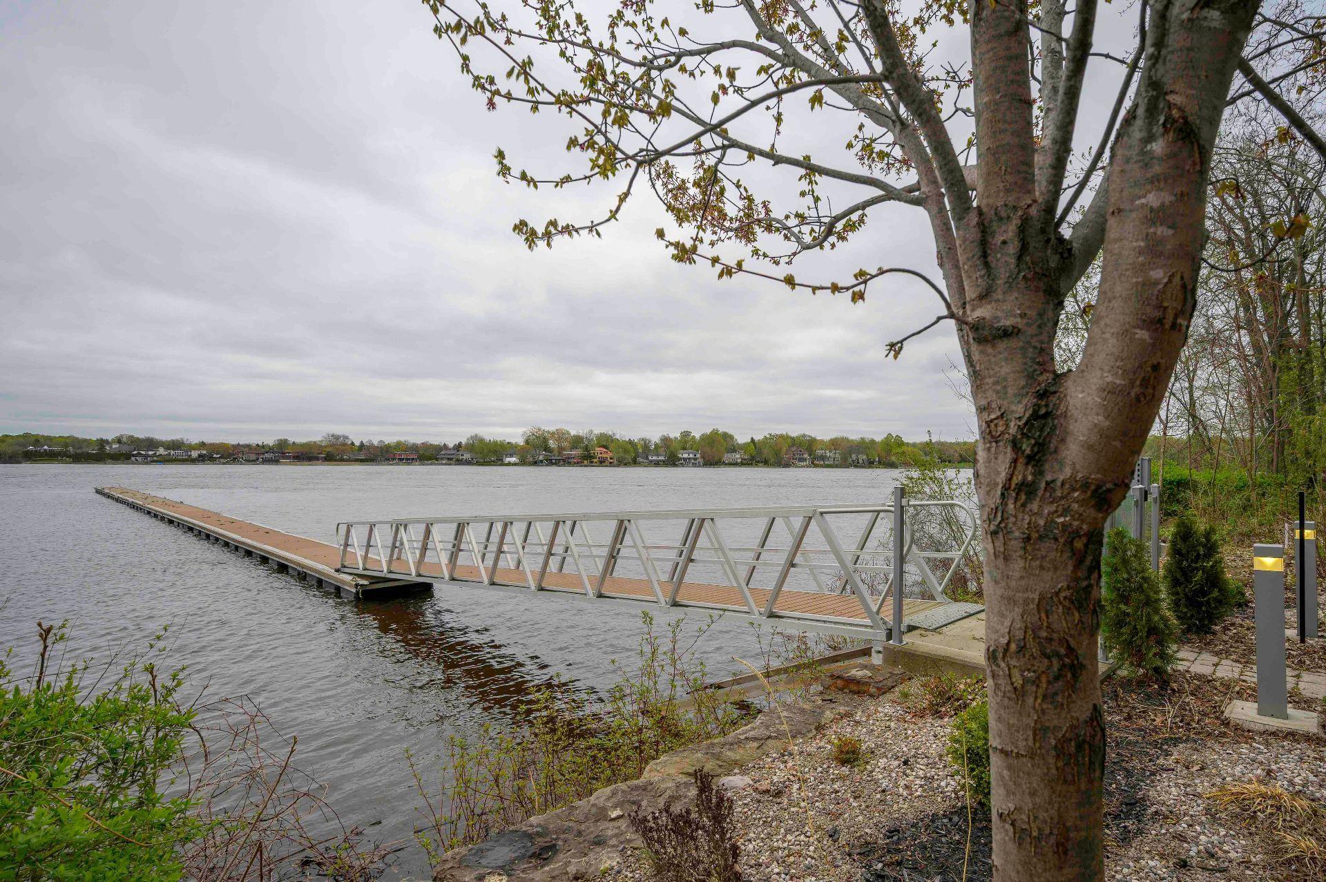 









4400


Prom. Paton

, 801,
Laval (Chomedey),




QC
H7W0K2

