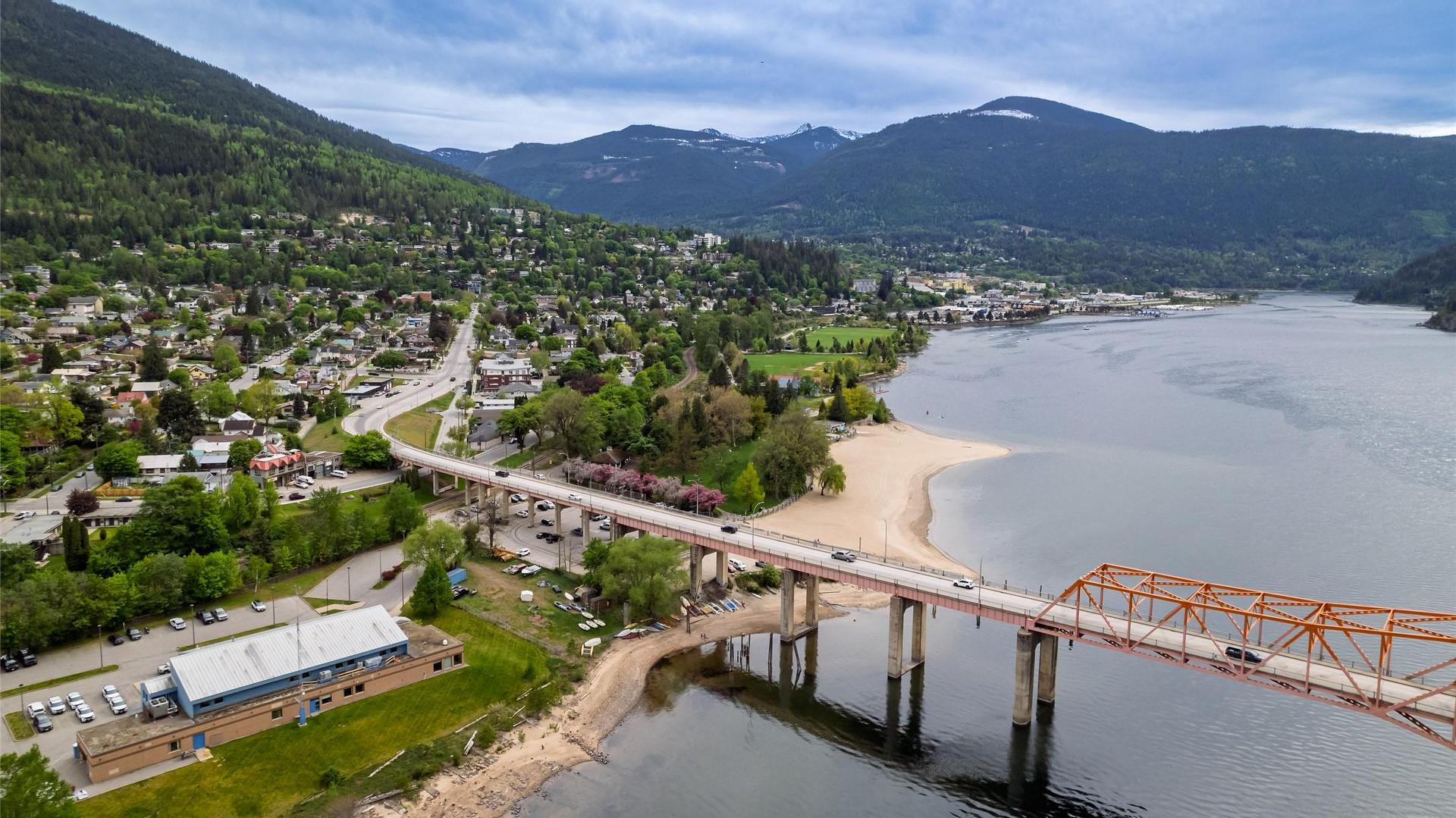 









920


Nelson

Avenue,
Nelson,




BC
V1L 2N9

