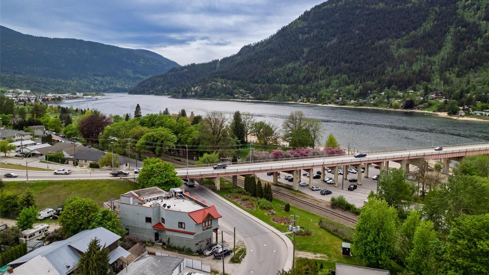 









920


Nelson

Avenue,
Nelson,




BC
V1L 2N9

