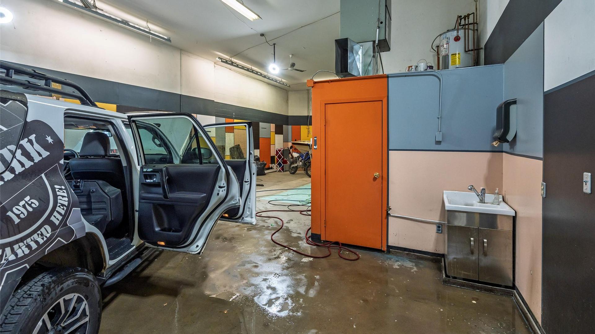 









920


Nelson

Avenue,
Nelson,




BC
V1L 2N9

