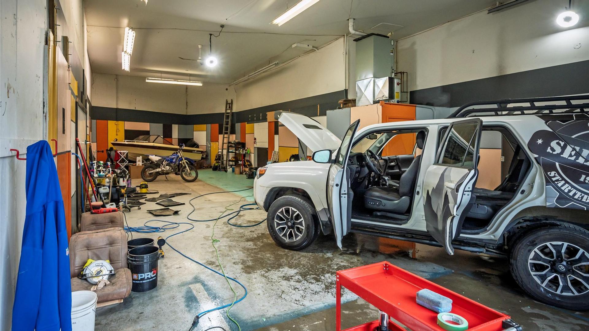 









920


Nelson

Avenue,
Nelson,




BC
V1L 2N9

