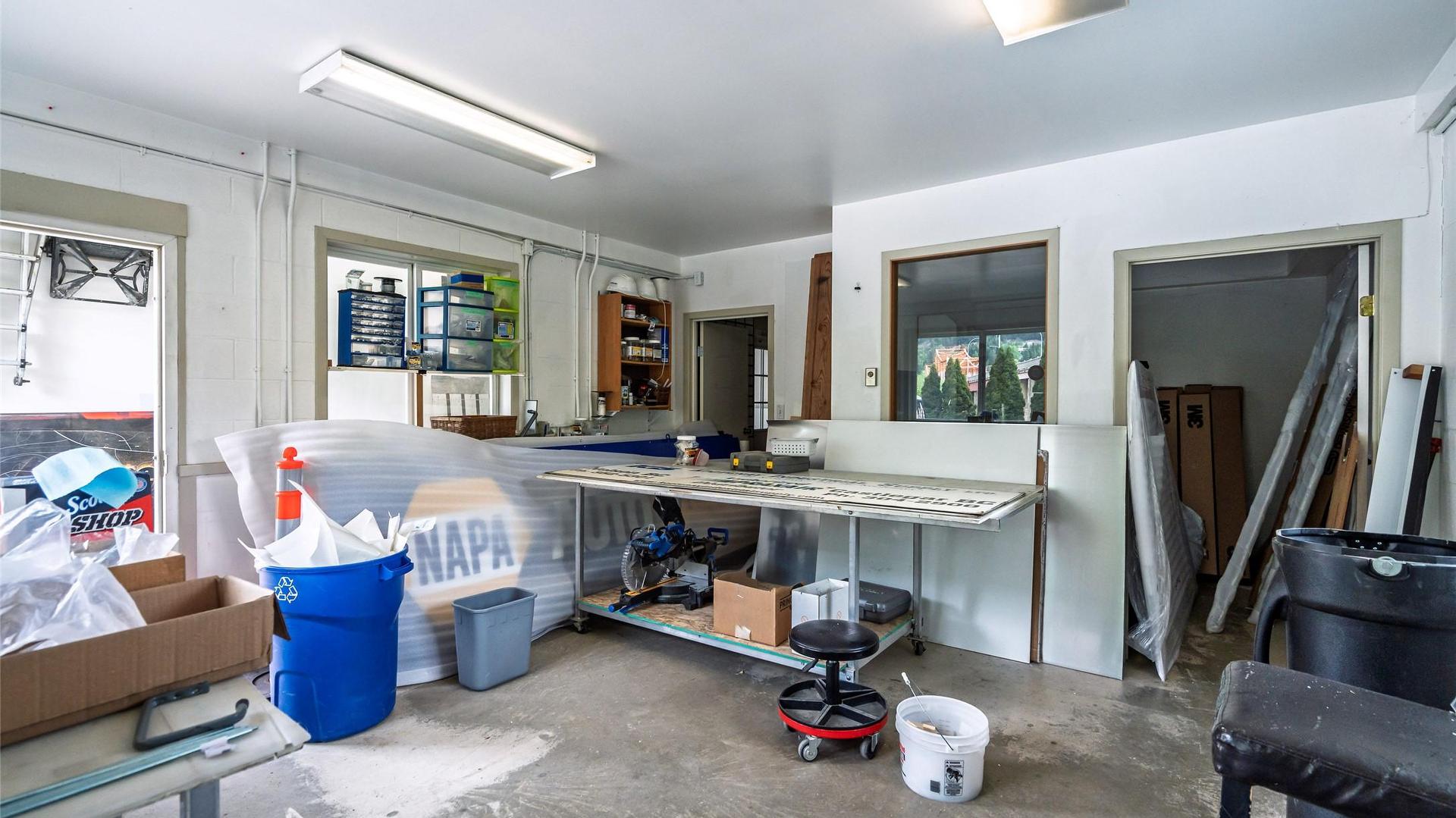 









920


Nelson

Avenue,
Nelson,




BC
V1L 2N9

