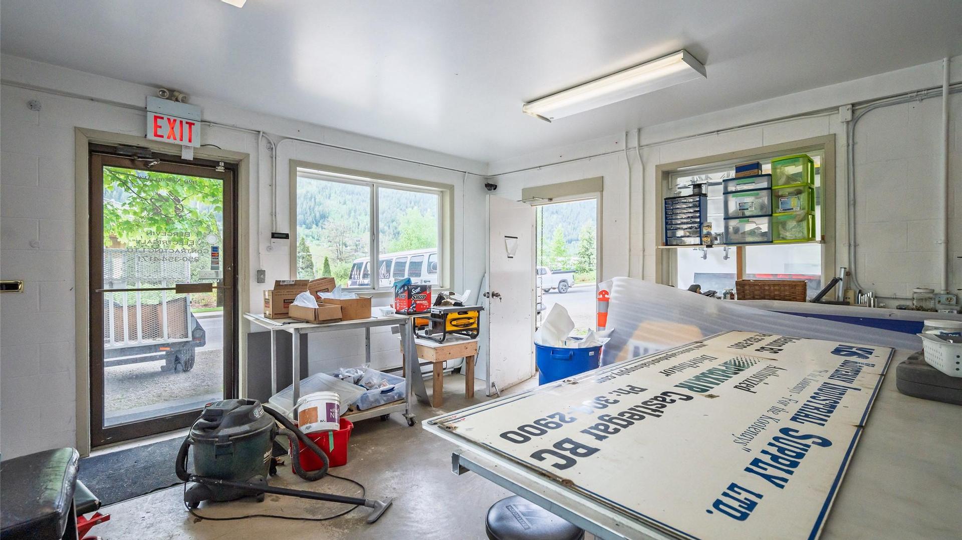 









920


Nelson

Avenue,
Nelson,




BC
V1L 2N9

