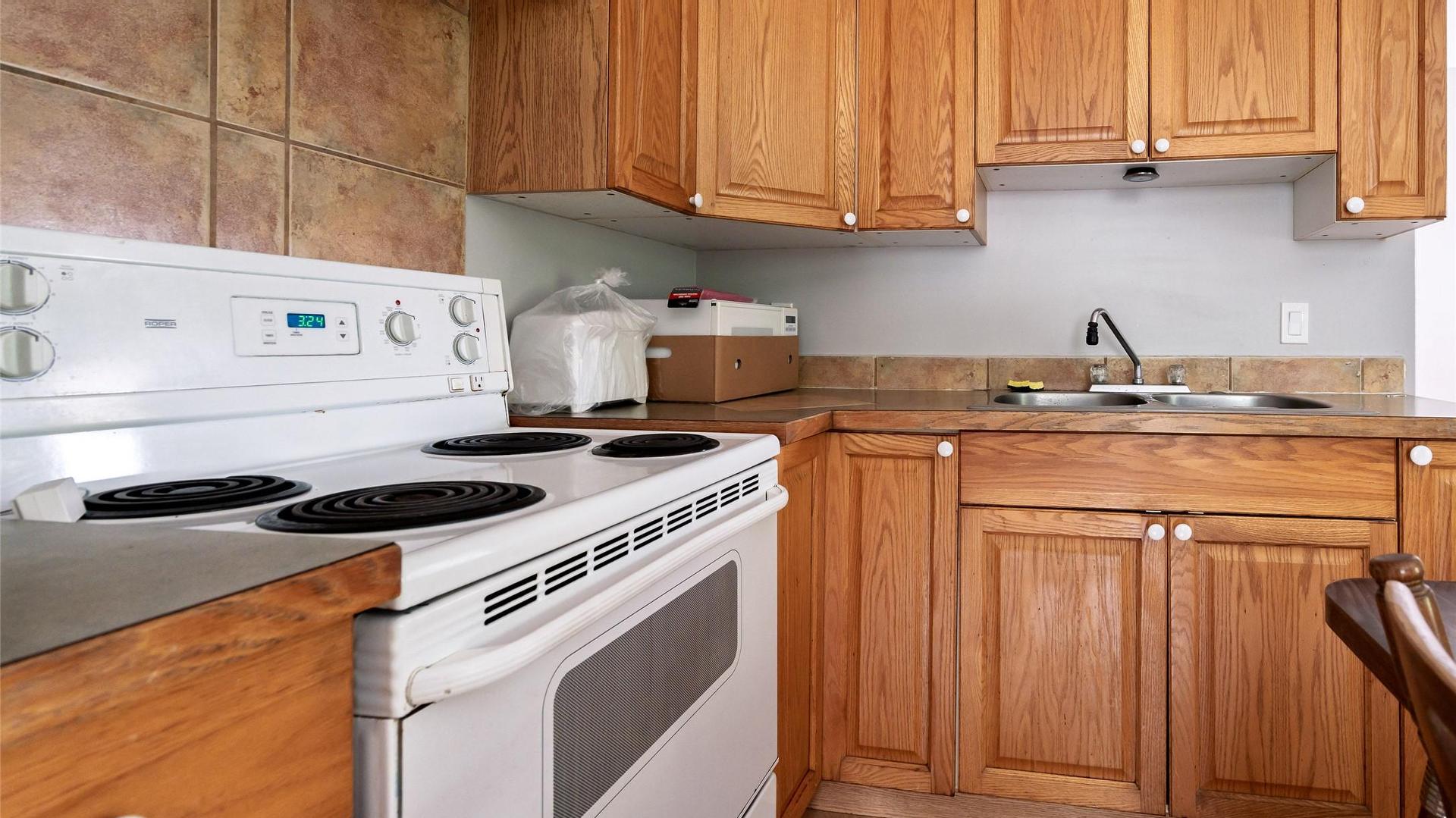 









920


Nelson

Avenue,
Nelson,




BC
V1L 2N9

