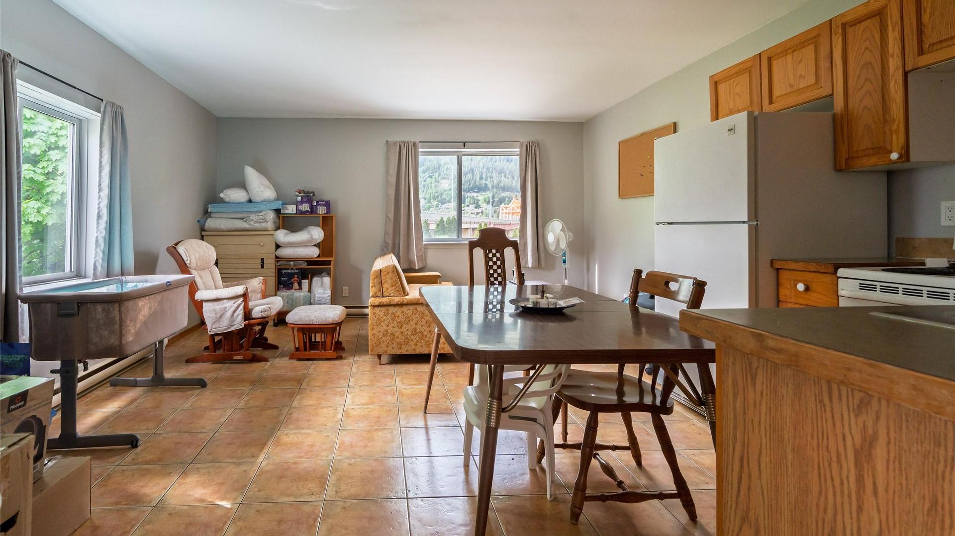 









920


Nelson

Avenue,
Nelson,




BC
V1L 2N9

