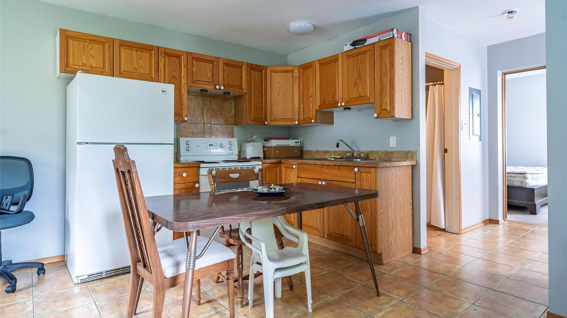 









920


Nelson

Avenue,
Nelson,




BC
V1L 2N9

