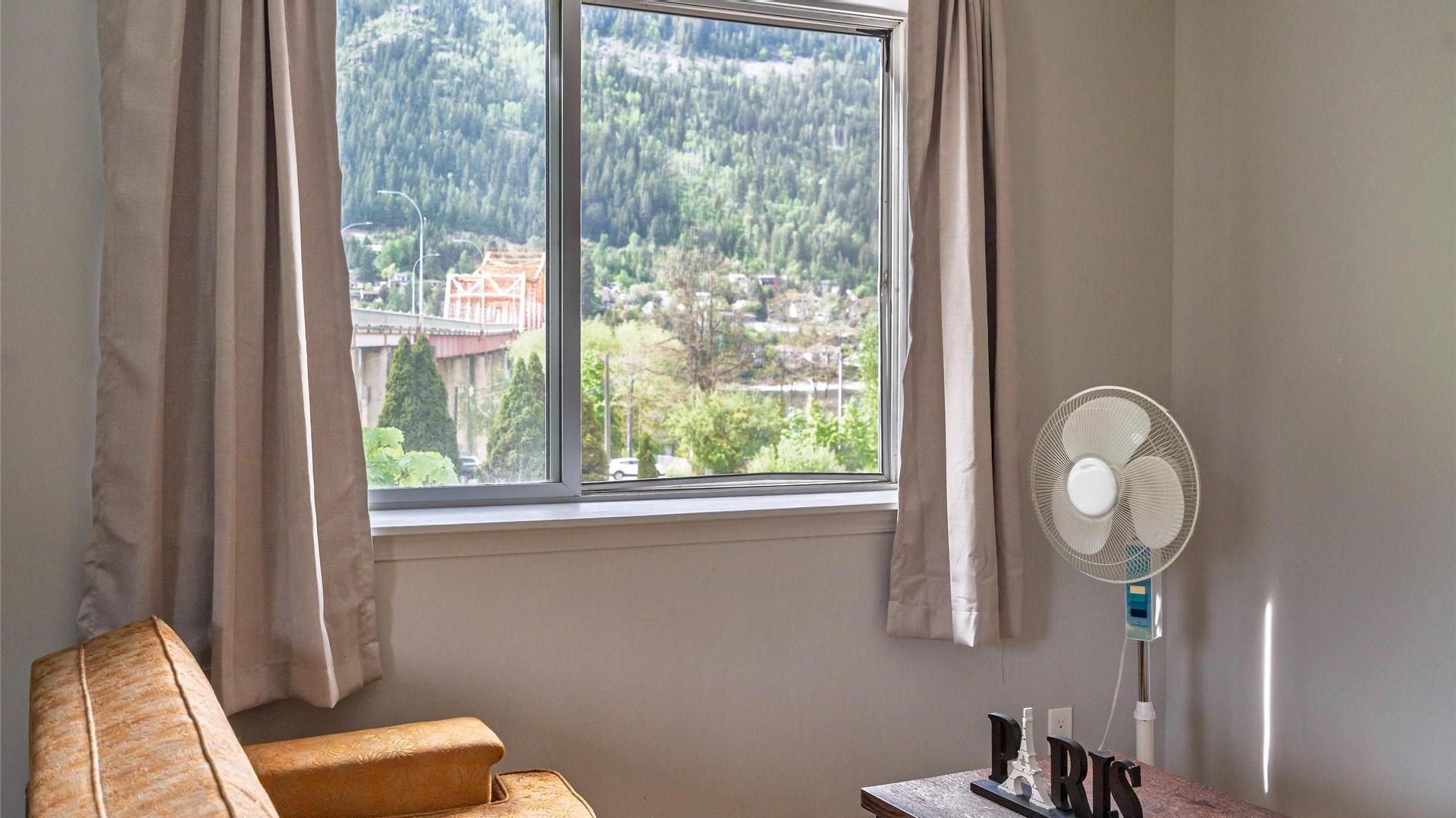 









920


Nelson

Avenue,
Nelson,




BC
V1L 2N9

