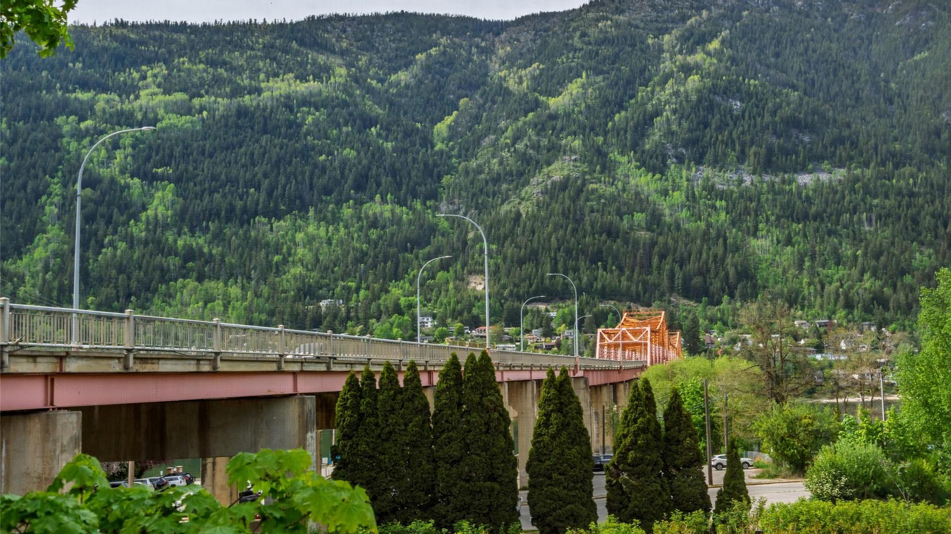 









920


Nelson

Avenue,
Nelson,




BC
V1L 2N9

