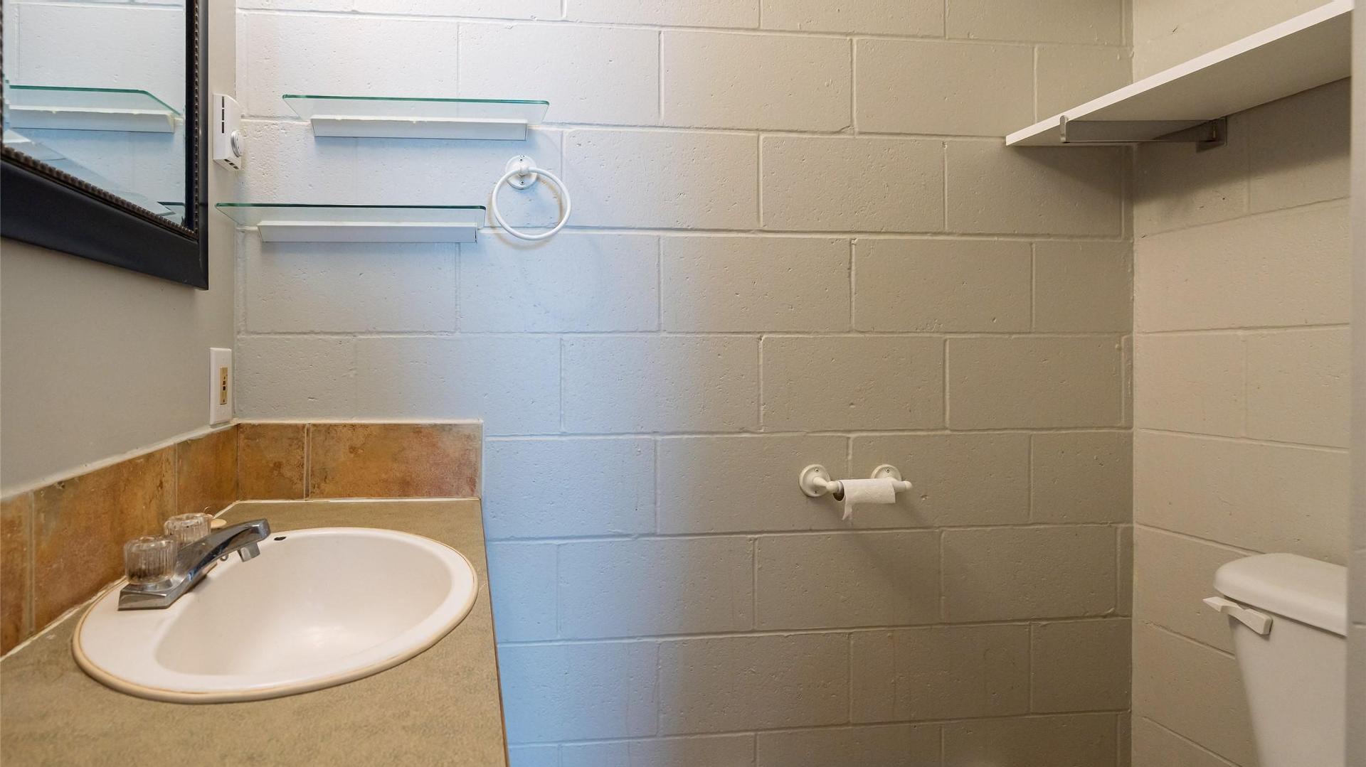 









920


Nelson

Avenue,
Nelson,




BC
V1L 2N9

