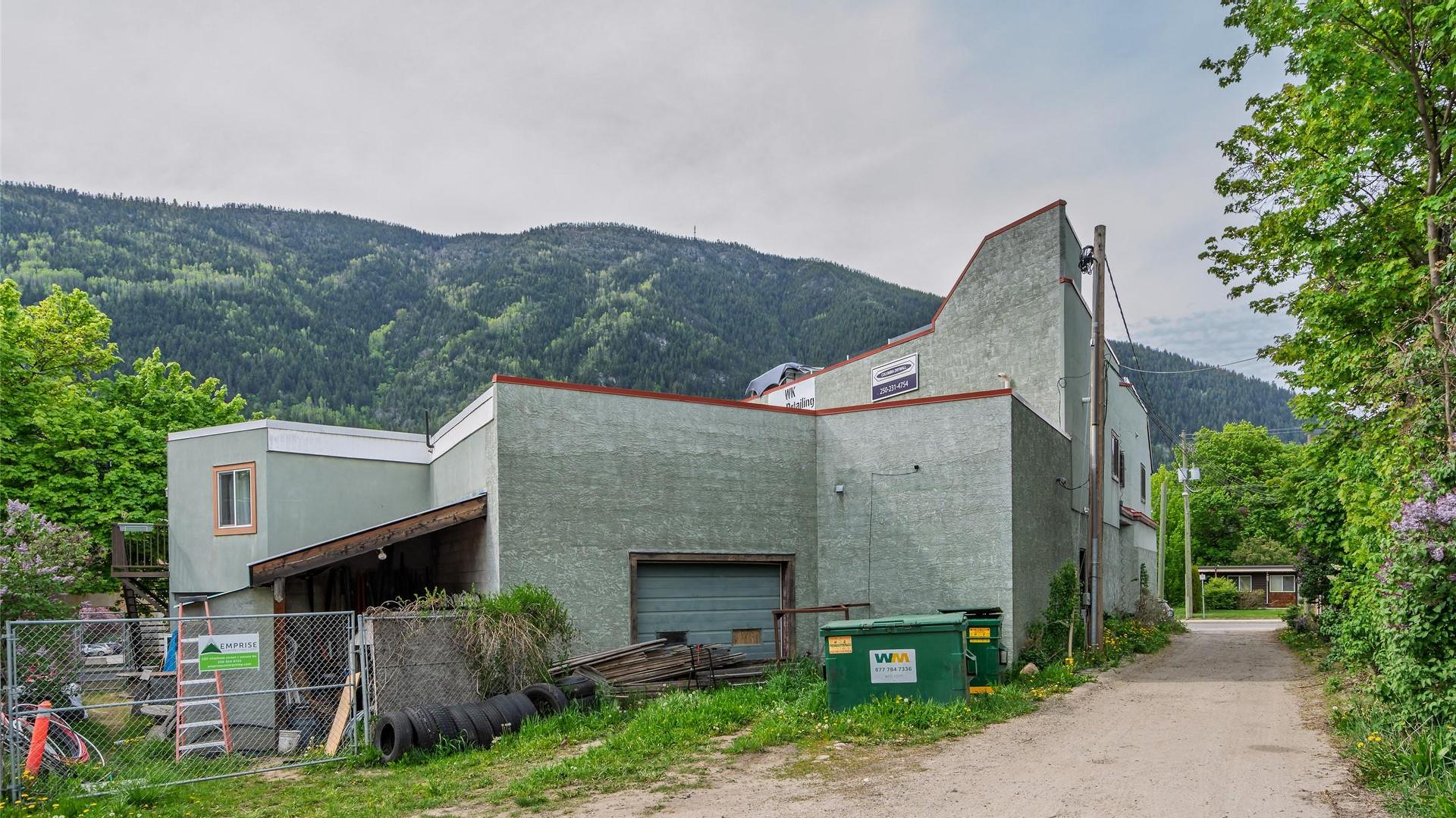 









920


Nelson

Avenue,
Nelson,




BC
V1L 2N9

