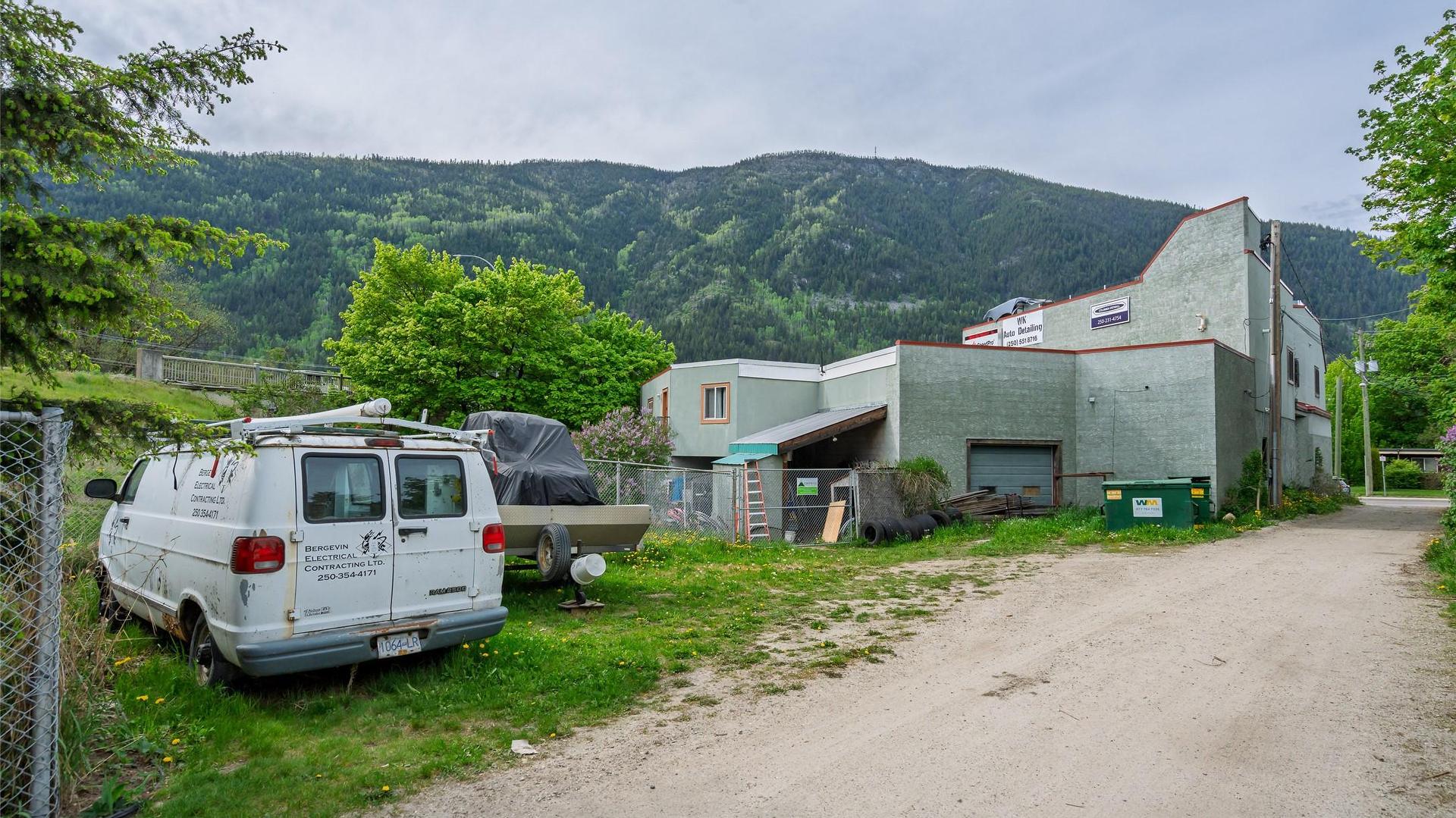 









920


Nelson

Avenue,
Nelson,




BC
V1L 2N9

