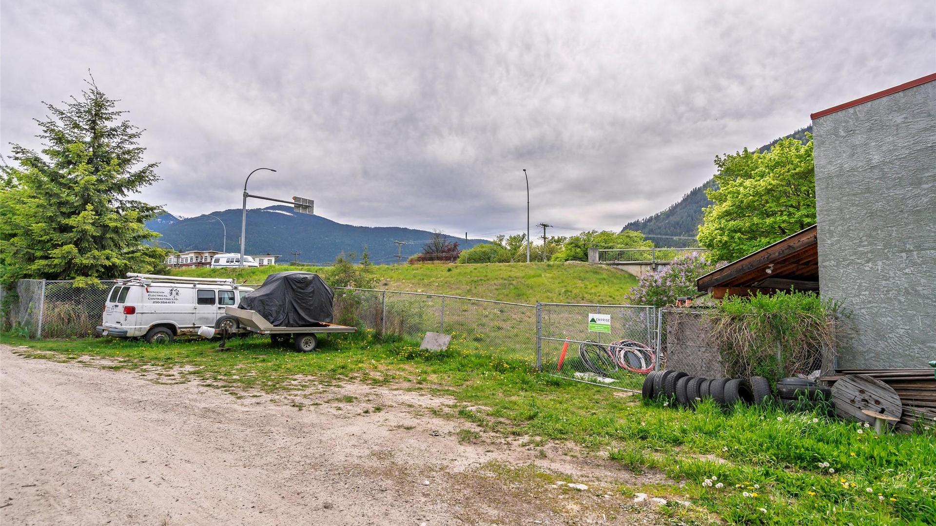 









920


Nelson

Avenue,
Nelson,




BC
V1L 2N9

