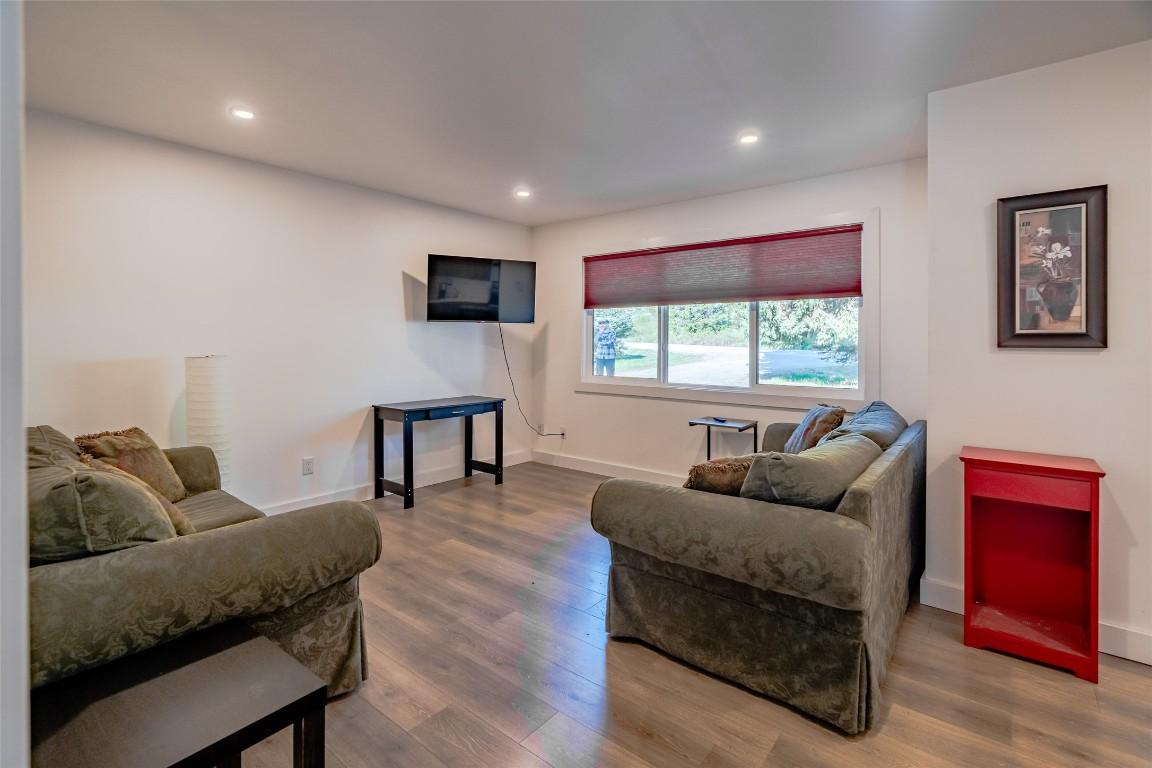 









1810


First

Street,
Fruitvale,




BC
V0G 1L0

