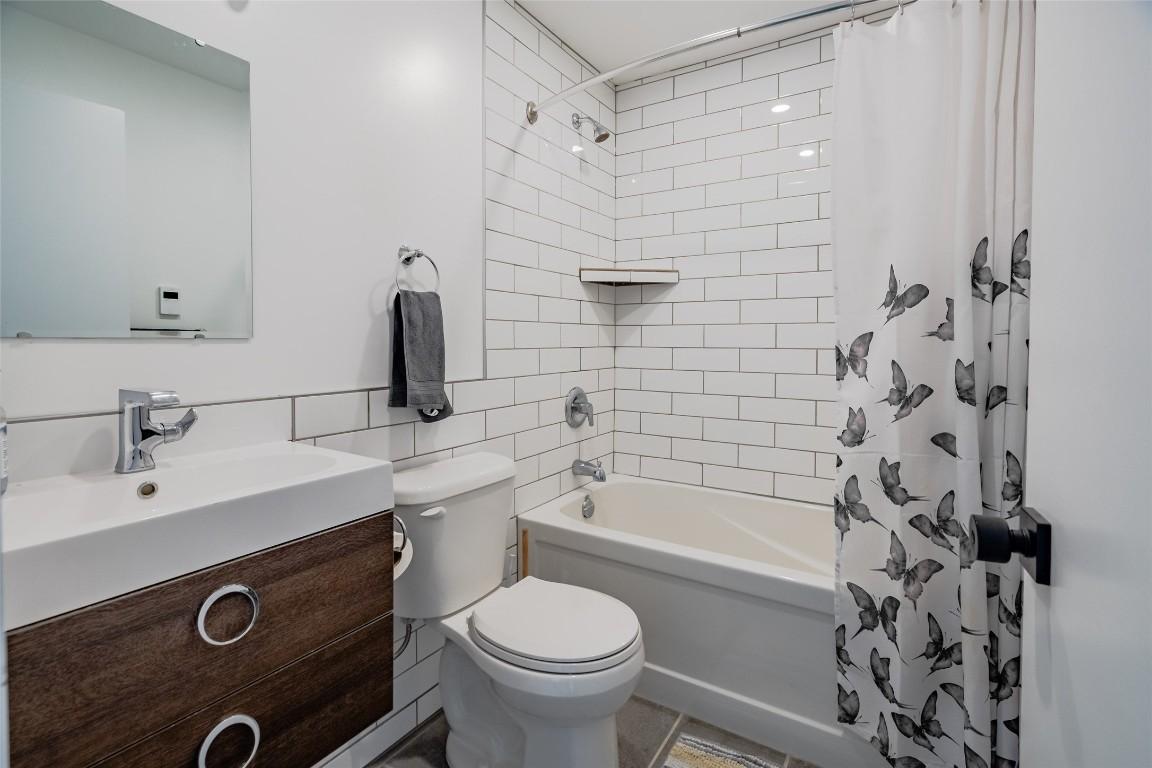 









1810


First

Street,
Fruitvale,




BC
V0G 1L0

