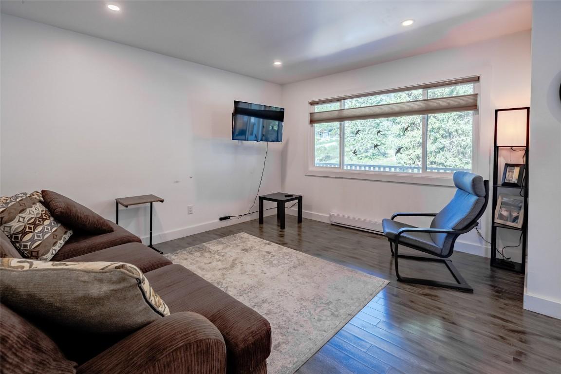 









1810


First

Street,
Fruitvale,




BC
V0G 1L0

