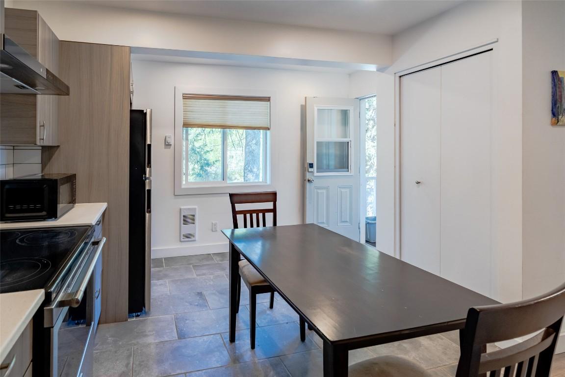









1810


First

Street,
Fruitvale,




BC
V0G 1L0

