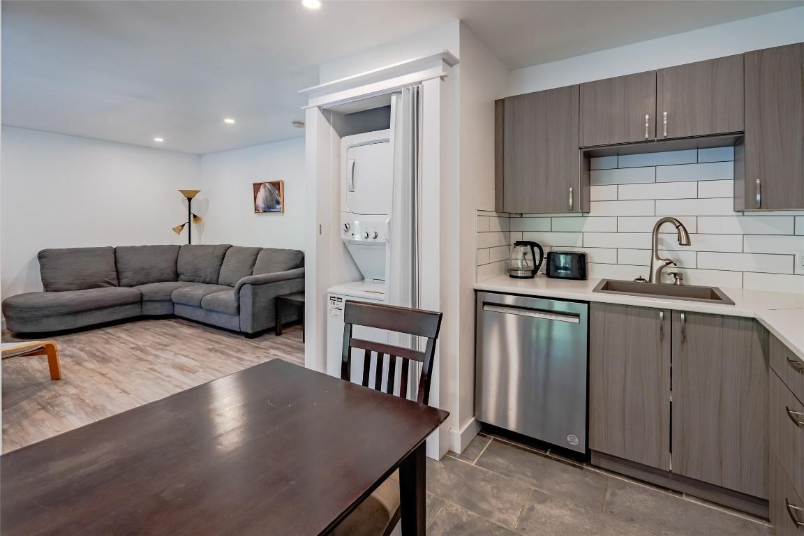 









1810


First

Street,
Fruitvale,




BC
V0G 1L0

