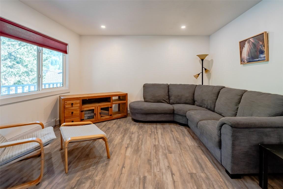









1810


First

Street,
Fruitvale,




BC
V0G 1L0

