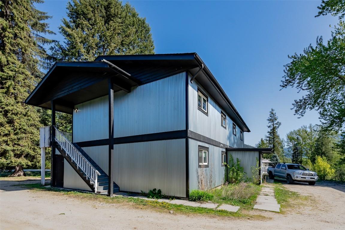 









1810


First

Street,
Fruitvale,




BC
V0G 1L0

