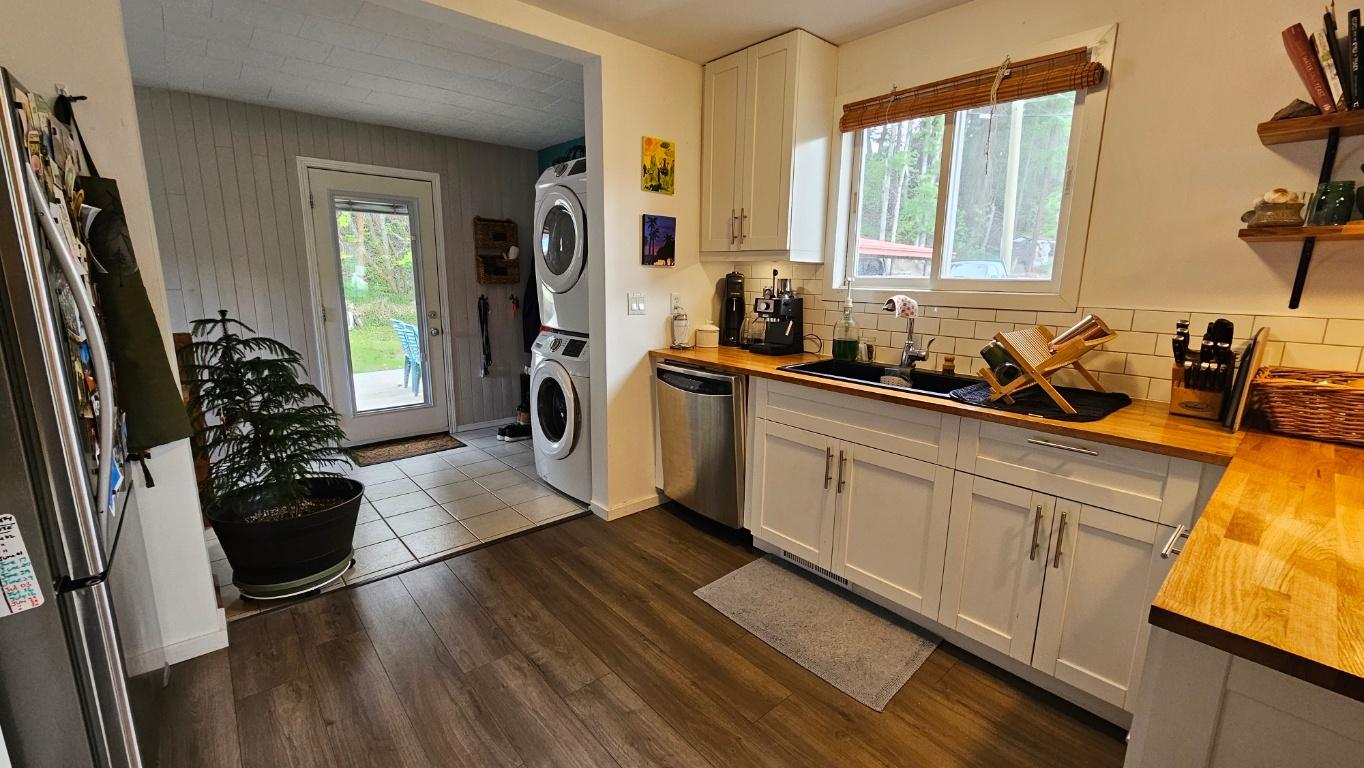 









2445


Warren

Avenue,
Kimberley,




BC
V1A 1T2

