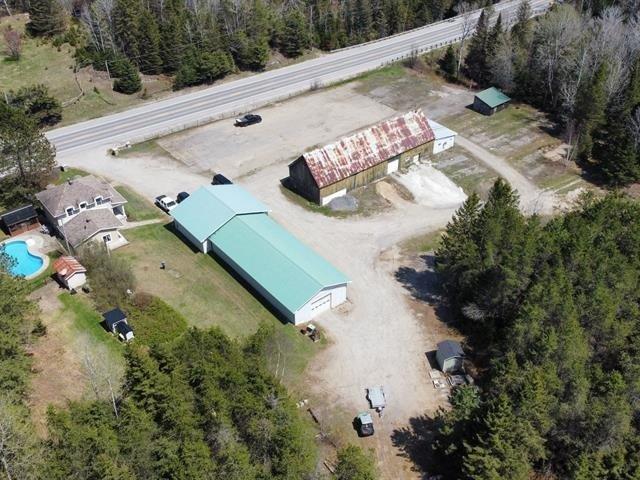 









8829Z


Route 117 S.

,
Rivière-Rouge,




QC
J0T1T0

