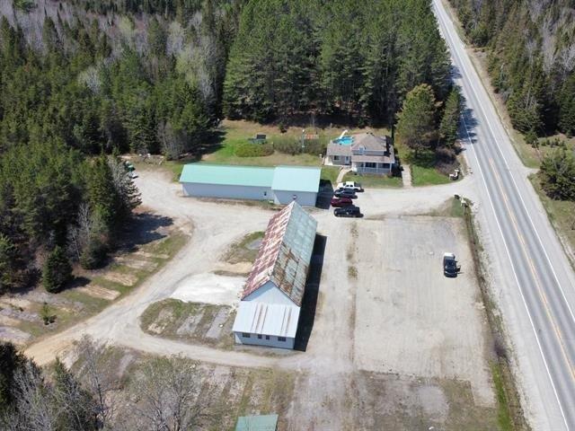 









8829Z


Route 117 S.

,
Rivière-Rouge,




QC
J0T1T0

