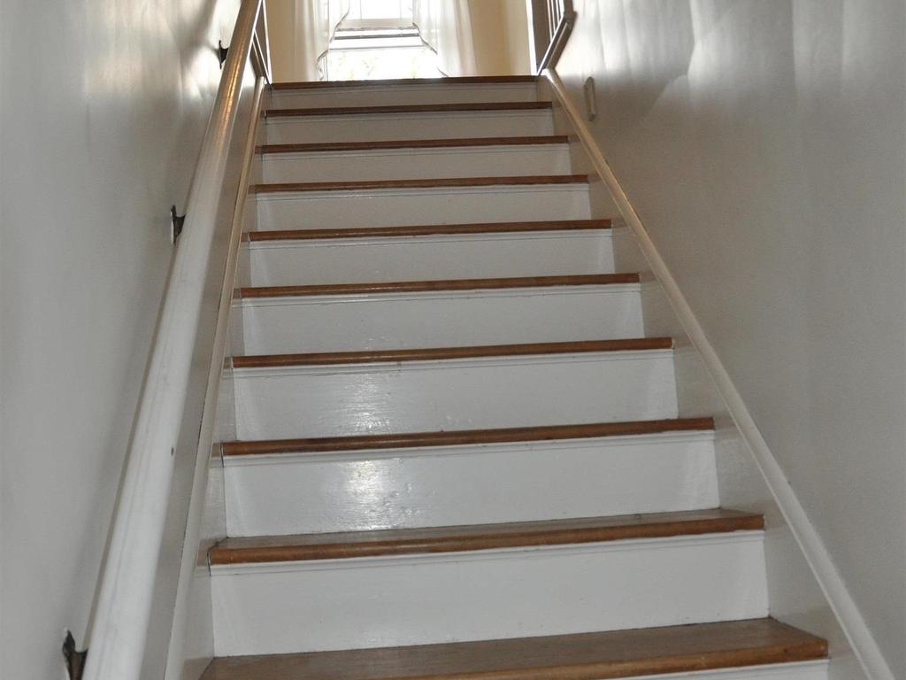 












33 Caldwell Avenue

,
Kentville,




NS
B4N 2C7

