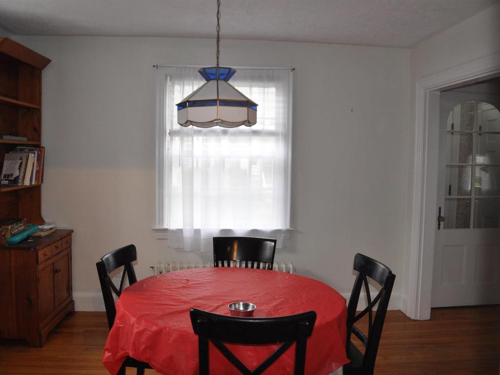 












33 Caldwell Avenue

,
Kentville,




NS
B4N 2C7

