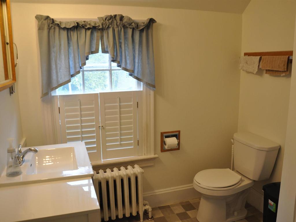 












33 Caldwell Avenue

,
Kentville,




NS
B4N 2C7

